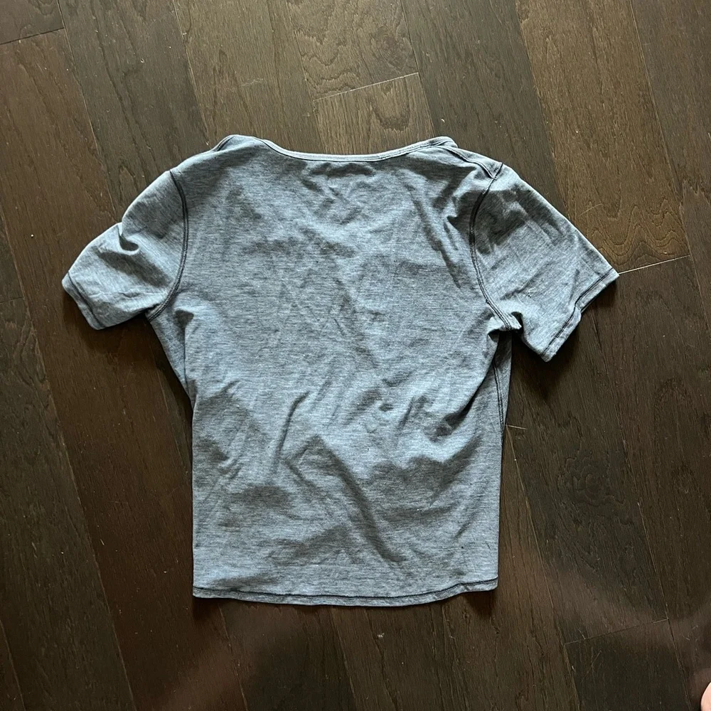Lululemon tee - Picture 2 of 2